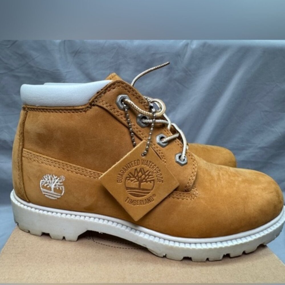 Timberland Women’s Nellie 23346 Wheat Leather Waterproof Chukka Boots - Size 7.5